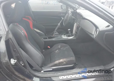 2015 Scion Fr-S z USA, uszkodzony, nr VIN JF1ZNAA10F9702996